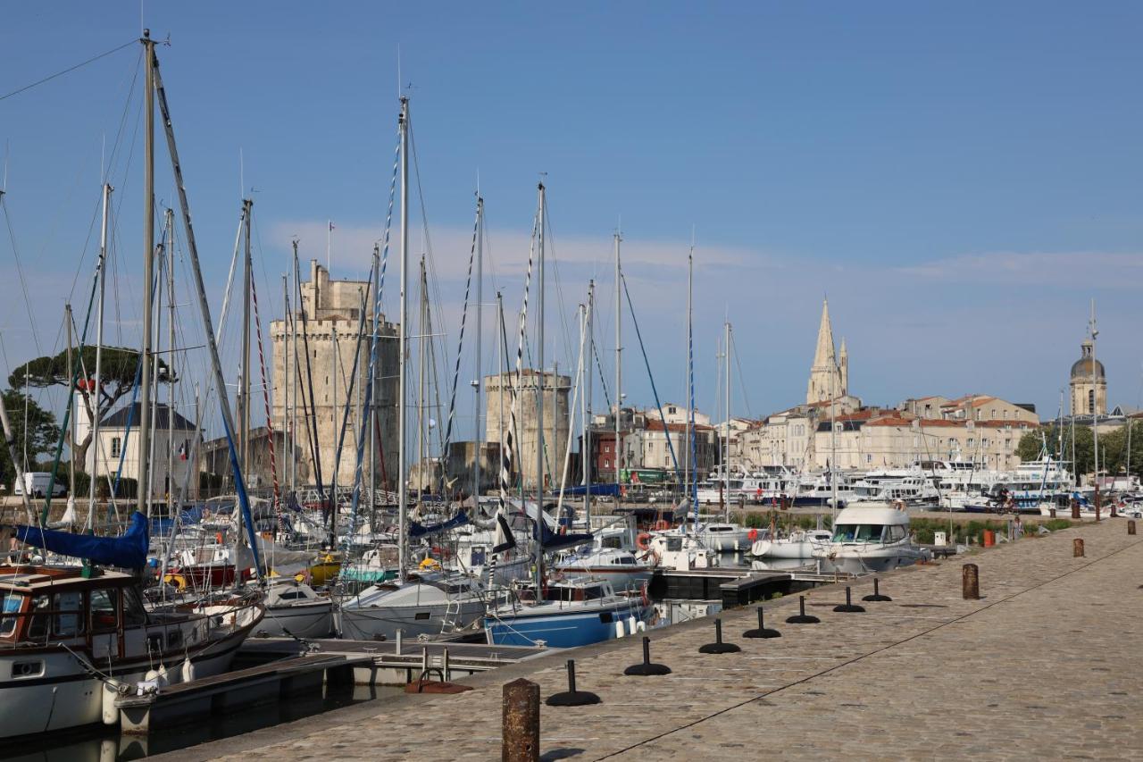 Un Hotel Sur Le Port La Rochelle  Buitenkant foto